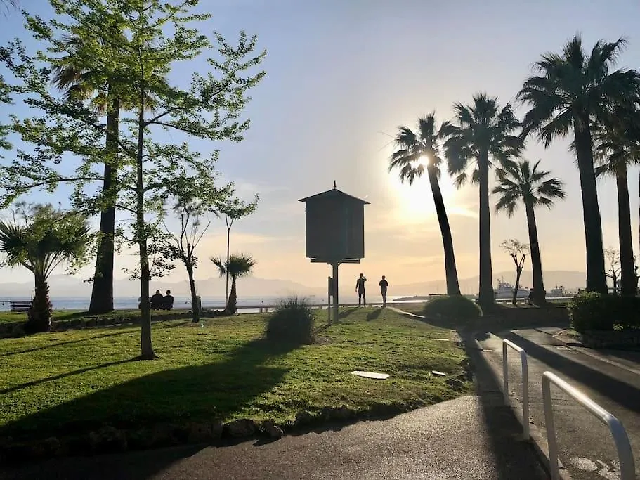 Studio Bord De Mer, Croisette, Cannes contacts